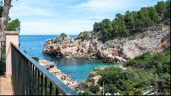 Beautiful house for sale front line to Cala Deya, Majorca, Deia 07179