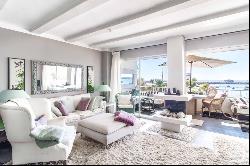 Front line apartment for sale in Puerto Portals in Mallorca, Calvia 07184