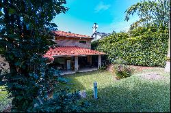 Serene residence at the Paraná Country Club