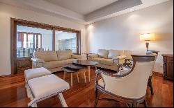 Stylish apartment on Santa Teresa Avenue