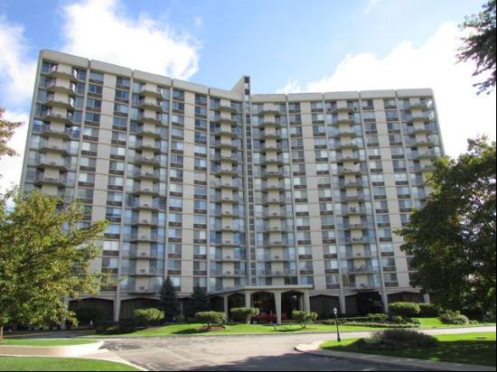 40 N Tower Road #10J, Oak Brook IL 60523