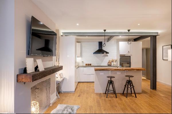A beautifully designed two-bedroom apartment in W2