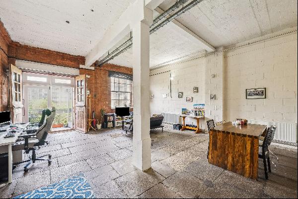 Characterful studio apartment in a one of London's original warehouse conversions.
