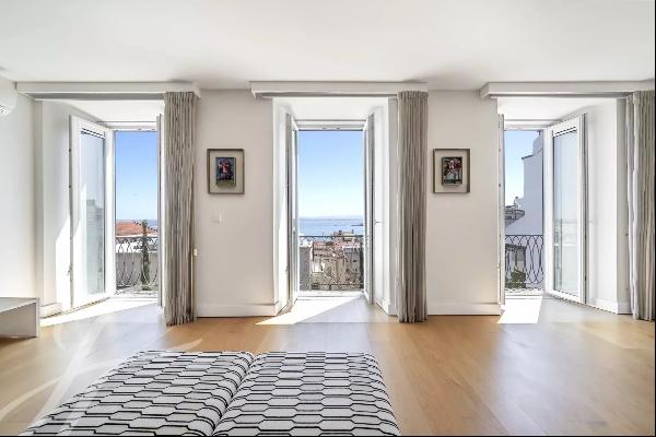 Exclusive 289m2 apartment with excellent views in Lapa