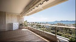 Exceptional 4-room apartment with magical sea view