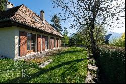 Sevrier, close to the lake, traditional house to renovate