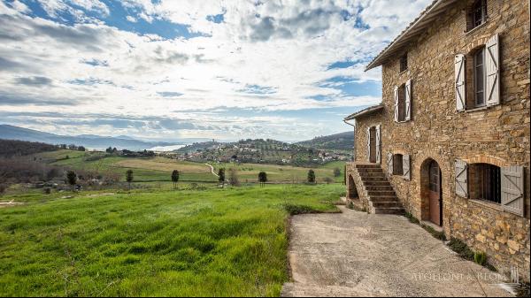 Poggiolungo Estate with view over Trasimeno Lake, Perugia – Umbria