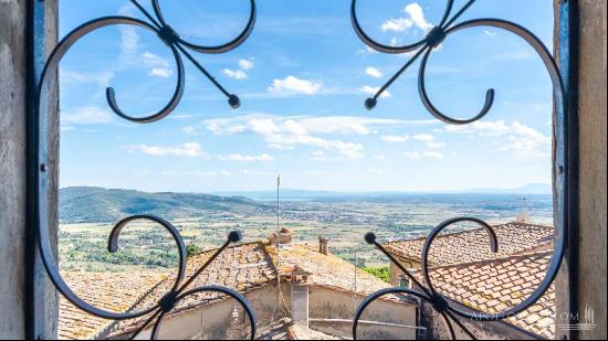 Amalia House with garden and elevator, Cortona - Tuscany