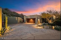 10015 E Graythron Drive, Scottsdale AZ 85262