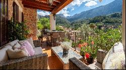 Beautiful terraced house with gorgeous views for sale in Fornalu, Fornalutx 07109