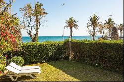 Spectacular groundfloor apartment on the seafront of Sitges.