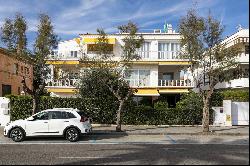 Spectacular groundfloor apartment on the seafront of Sitges.