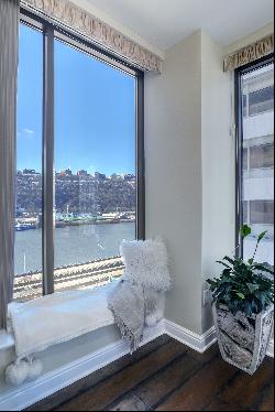 151 Fort Pitt Boulevard #804 - A Luxury Condominium with River View