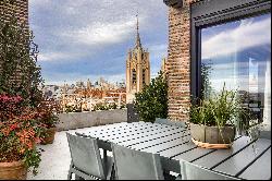 Luxury penthouse with terrace and panoramic views of Madrid