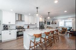 Stunning 3-Bed, 3-Bath Arvada Townhome with Chef’s Kitchen & Vaulted Ceilings