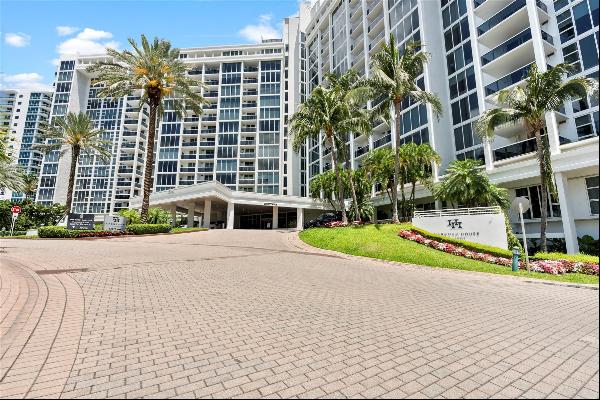 10275 Collins Ave, #315, Bal Harbour, FL