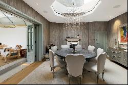 A striking and elegant five bedroom house located in Belgravia