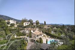 Villa of unique architecture with sea view