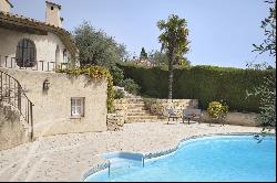 Villa of unique architecture with sea view