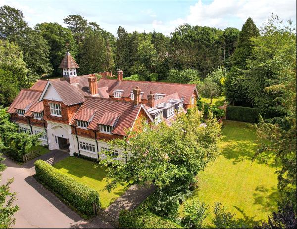 Tyrrells Wood, Leatherhead, Surrey, KT22 8QW