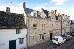 Gloucester Street, Cirencester, Gloucestershire, GL7 2DW