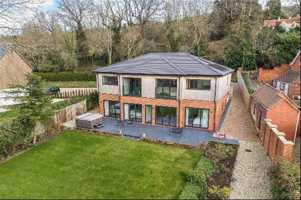 Haymes Road, Cleeve Hill, Cheltenham, Gloucestershire, GL52 3QH