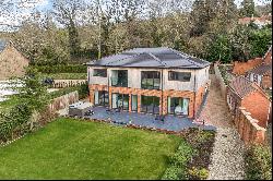 Haymes Road, Cleeve Hill, Cheltenham, Gloucestershire, GL52 3QH