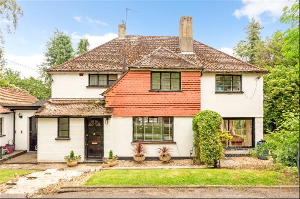 Pelling Hill, Old Windsor, Windsor, Berkshire, SL4 2LL