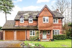 Holmes Close, Sunninghill, Ascot, Berkshire, SL5 9TJ