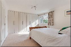 Giffards Meadow, Farnham, Surrey, GU9 8DA