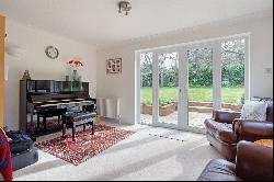 Giffards Meadow, Farnham, Surrey, GU9 8DA