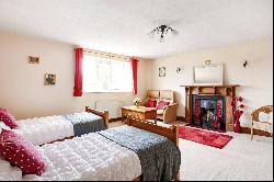 Corsend Road, Hartpury, Gloucester, Gloucestershire, GL19 3BP