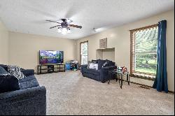 1913 Acorn Trail Drive, Florissant MO 63031