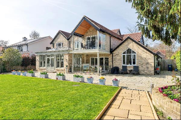 An award winning residence set in mature landscaped gardens in a private residential lane