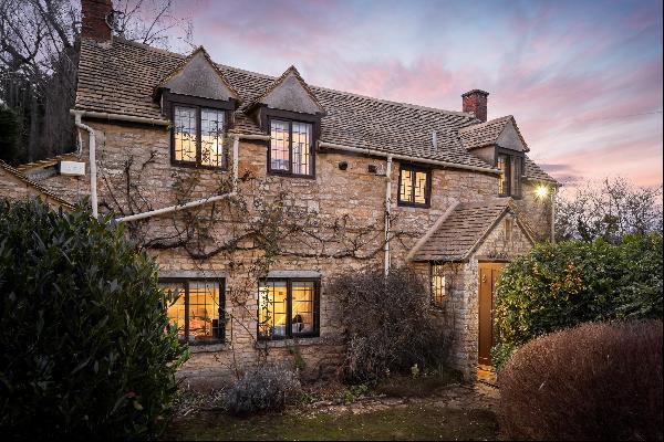 The Forge is a picturesque Cotswold stone detached cottage in the highly desirable village