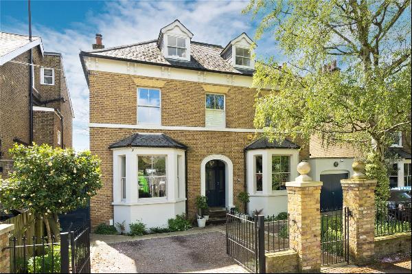 Vine Road, East Molesey, Surrey, KT8 9LB