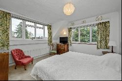 Sandown Road, Esher, Surrey, KT10 9TU