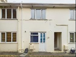 Flat 6, Grosvenor House, 52 Victoria Road, St Peter Port, GuernseyFlat 6, Grosve, GY1 1HY