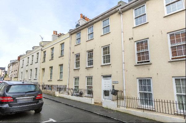 8 Herald Court, 18 Victoria Road, St Peter Port, GY1 1HU