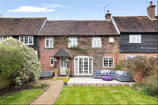 Chiddingfold Road, Dunsfold, Godalming, Surrey, GU8 4PB