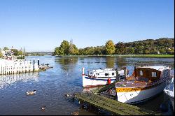 Thameside, Henley-on-Thames, Oxfordshire, RG9 2LJ