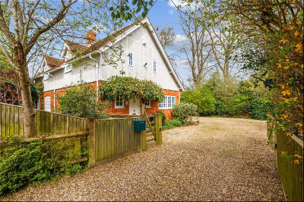 Rotherfield Greys, Henley-on-Thames, Oxfordshire, RG9 4PL