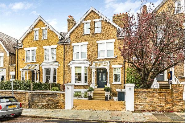 Montague Road, Richmond, Surrey, TW10 6QJ