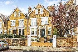 Montague Road, Richmond, Surrey, TW10 6QJ