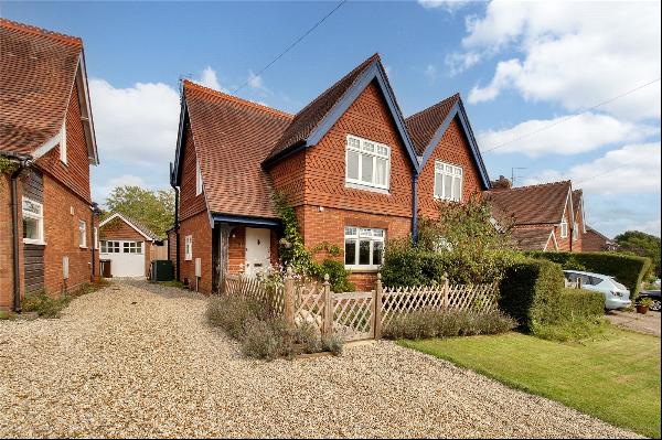 New Cottages, Upper Green Road, Shipbourne, Tonbridge, TN11 9PN