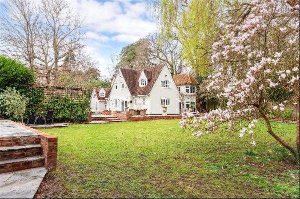 Bagshot Road, Ascot, Berkshire, SL5 9JN