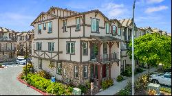 Exquisite Four Bedroom End Unit Townhome Minutes from Downtown Morgan Hill