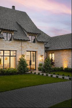 BARTON CREEK EXPANSIVE PRIVATE LUXURY LIVING | AMARRA DRIVE