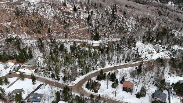 Saint-Adolphe-d'Howard Land