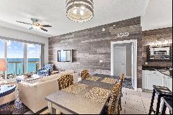 Gulf-Front Penthouse Unit With Bonus Bunk Room And Stunning Views